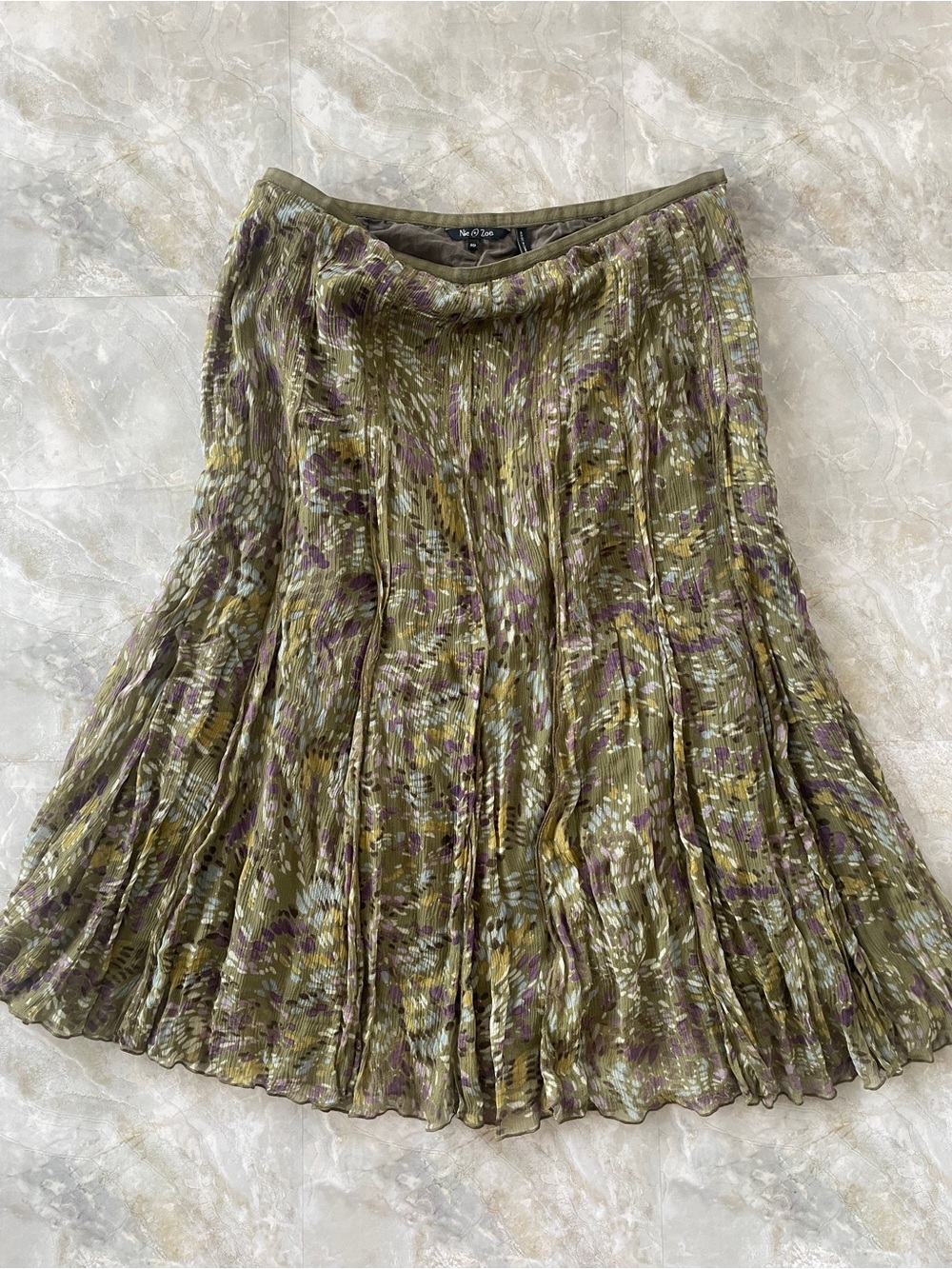 Nic+Zoe 100% Silk Olive Abstract Multicolor Pleated Midi Skirt